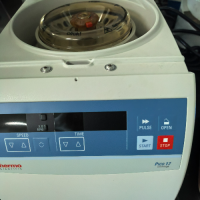 台式离心机(Thermo Pico 17)